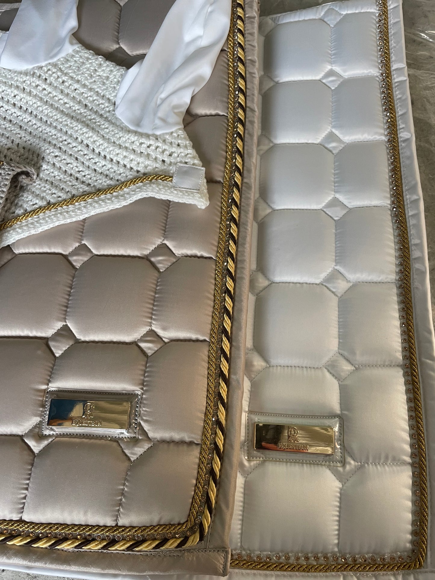 Equestbun Dressur Set Ivory Crown